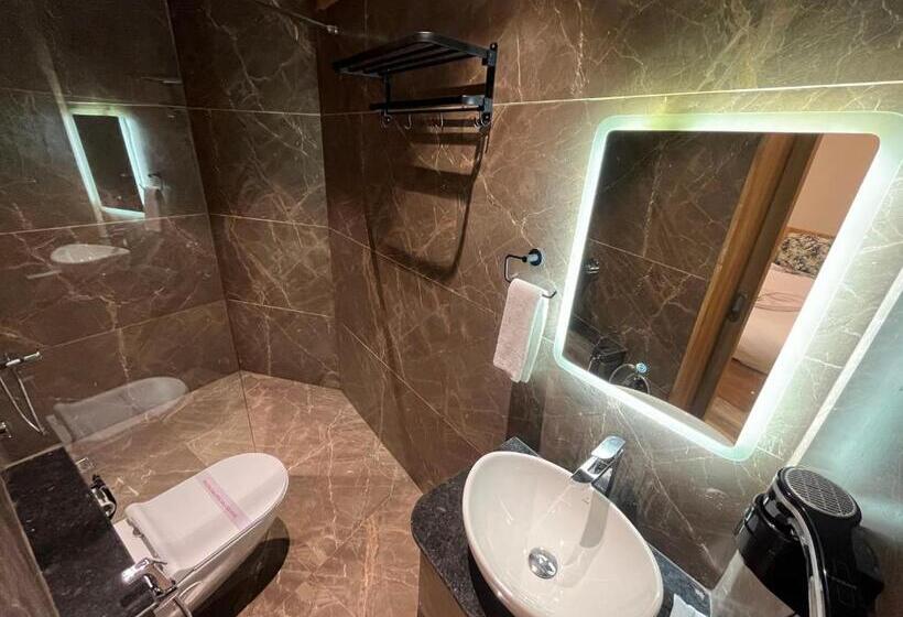 디럭스 룸, Ashoka