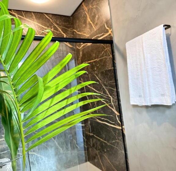 חדר לארבעה סטנדרטי עם מרפסת, Casa Al Mare