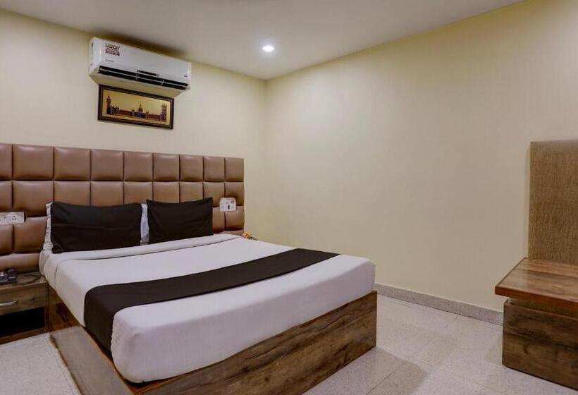 غرفة ديلوكس ثلاثية, Queens Resort