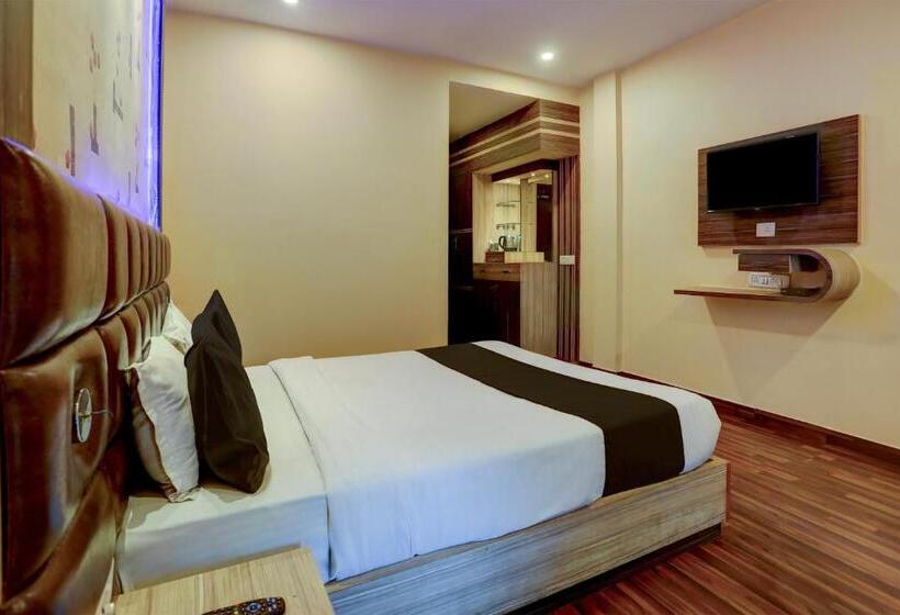 غرفة كلاسيكية ثلاثية, Queens Resort