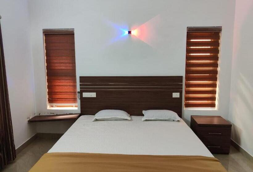 غرفة قياسية مزوَّدة بشُرفة, Kailas Villa