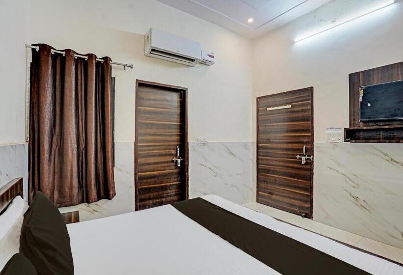 Трехместный Номер Классика, Oyo Gauri Shankar Dham