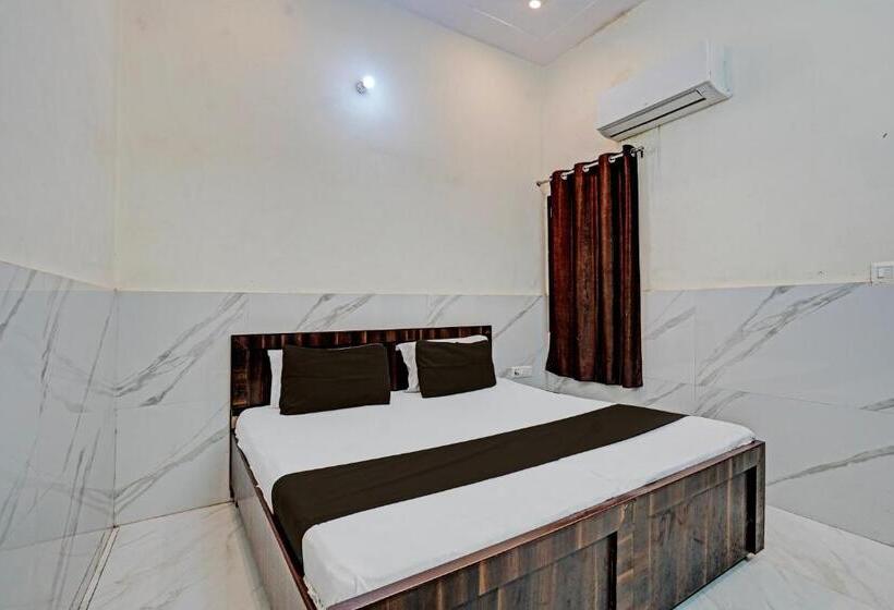 Трехместный Номер Deluxe, Oyo Gauri Shankar Dham