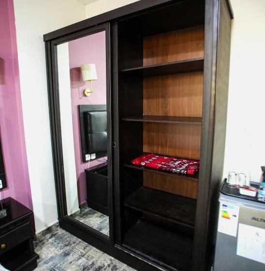 اتاق لوکس با تخت بزرگ, Seraj Amman