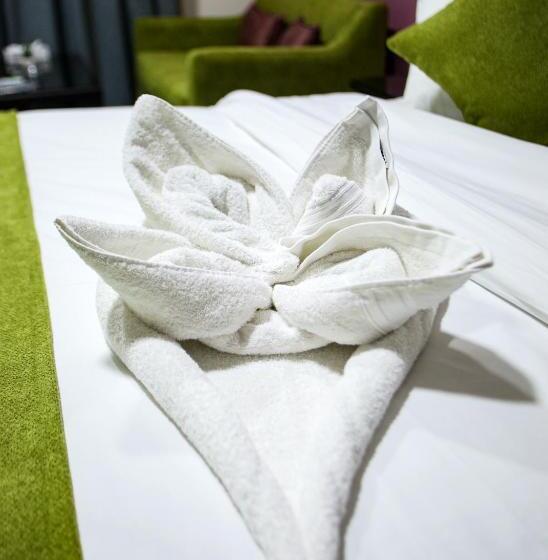 اتاق لوکس, Seraj Amman