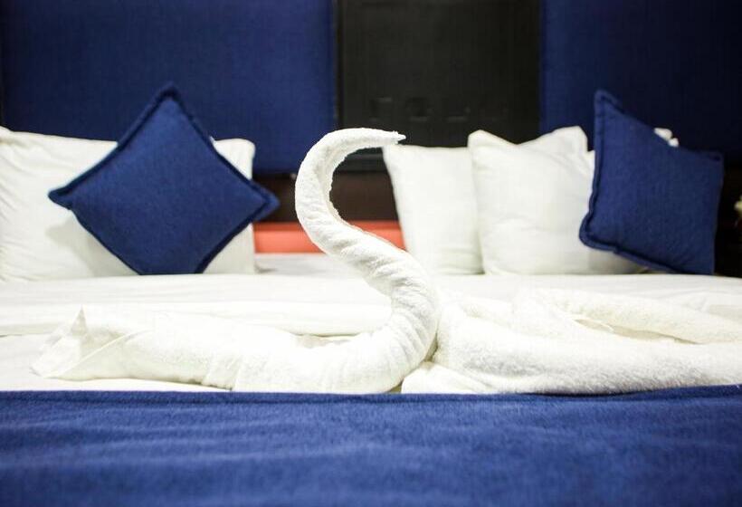 اتاق لوکس با تخت بزرگ, Seraj Amman