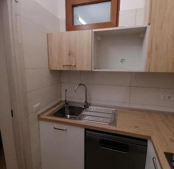 Standard-studio Parveke, Classs Affittacamere