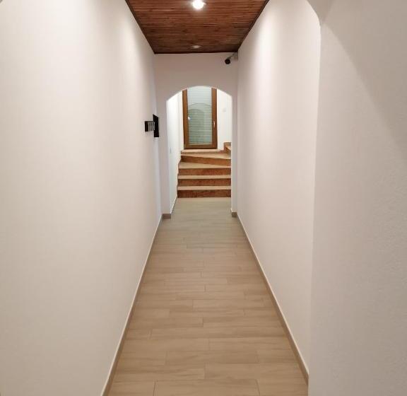 إستديو قياسى مزود بشرفة, Classs Affittacamere