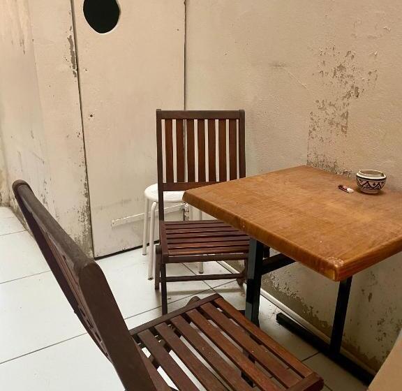 Номер Стандарт с Террасой, Paul Louis Landes