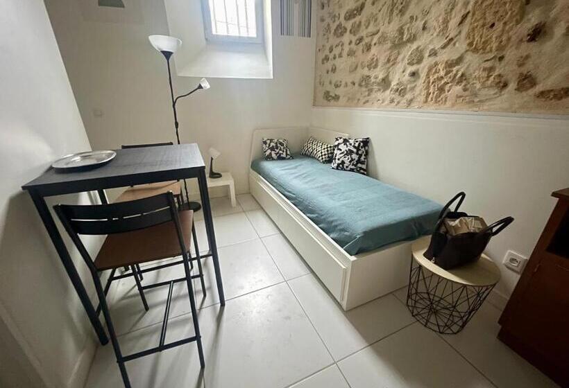 Номер Стандарт с Террасой, Paul Louis Landes