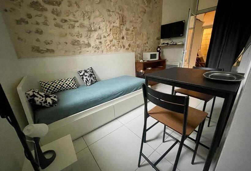 Номер Стандарт с Террасой, Paul Louis Landes