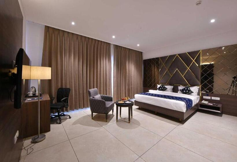 غرفة ديلوكس ثلاثية, Clubhouse Hotel Morbi