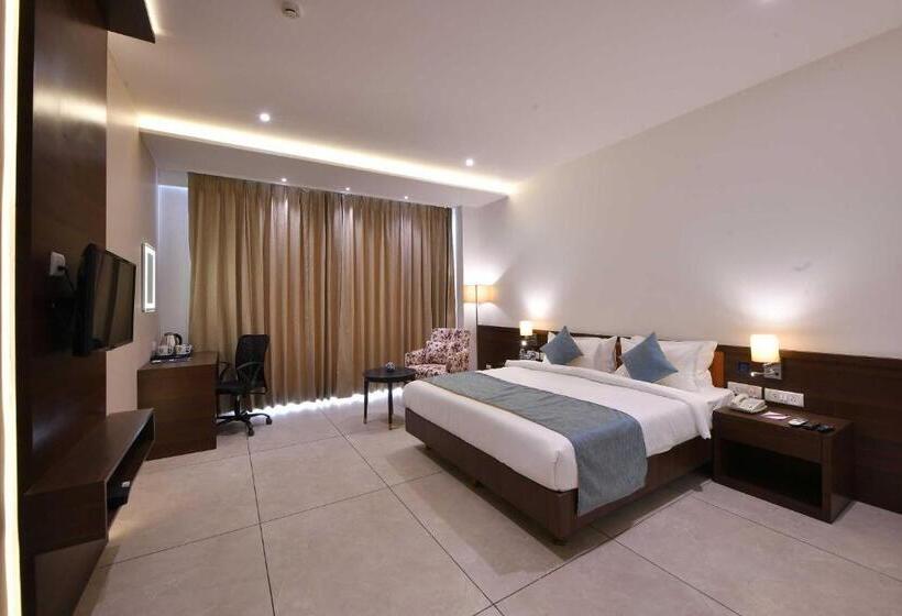 غرفة ديلوكس ثلاثية, Clubhouse Hotel Morbi