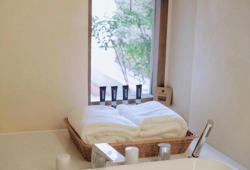 Büyük Çift Kişilik Yataklı Standart Oda, Glaze Garden