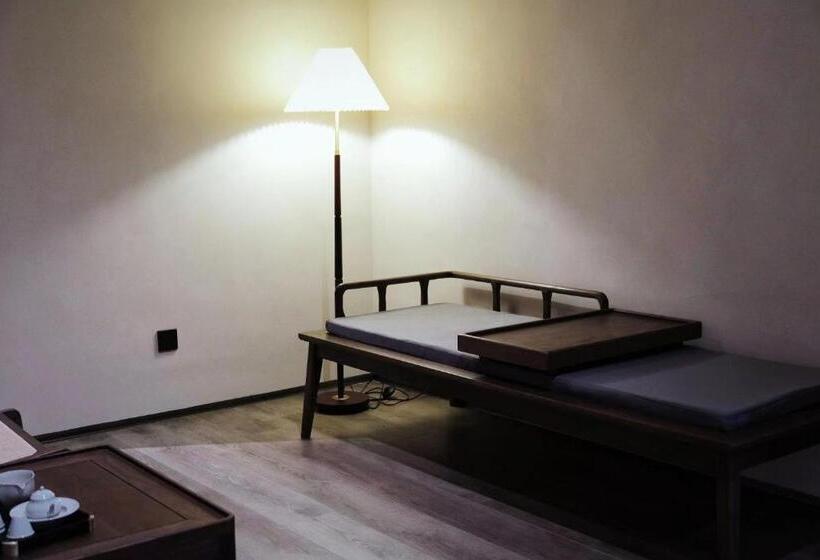 带大床的标准间, Glaze Garden