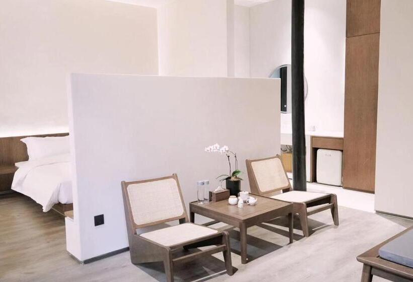 Büyük Çift Kişilik Yataklı Standart Oda, Glaze Garden
