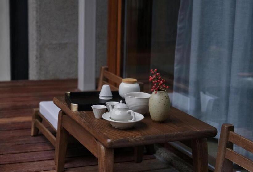 带大床的标准间, Glaze Garden