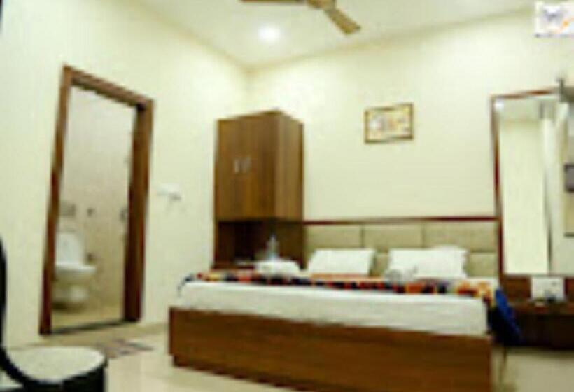 Номер Deluxe, Babylon Regency , Mathura