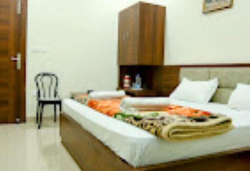 Номер Deluxe, Babylon Regency , Mathura
