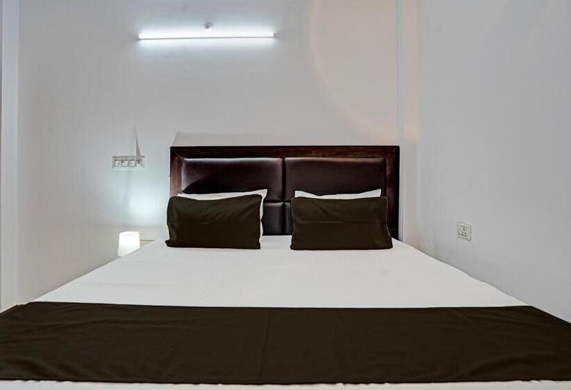 חדר דלוקס לשלושה, Super Hotel O Rr Palace Kursi Road