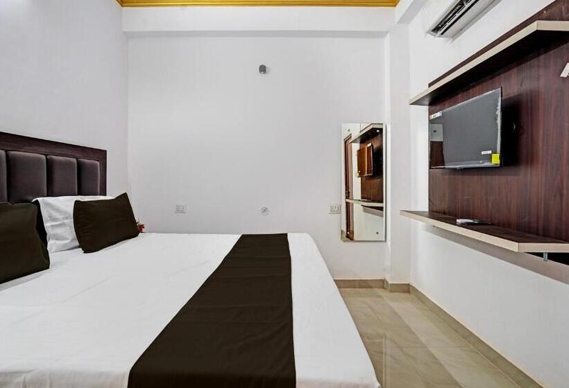 חדר דלוקס לשלושה, Super Hotel O Rr Palace Kursi Road