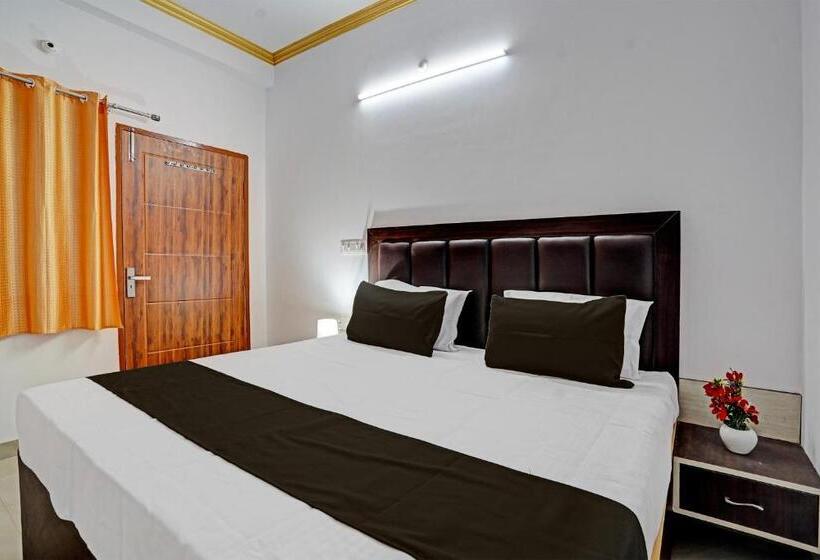 חדר דלוקס לשלושה, Super Hotel O Rr Palace Kursi Road