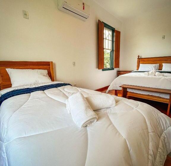 غرفة قياسية ثلاثية, Pousada Do Gentil