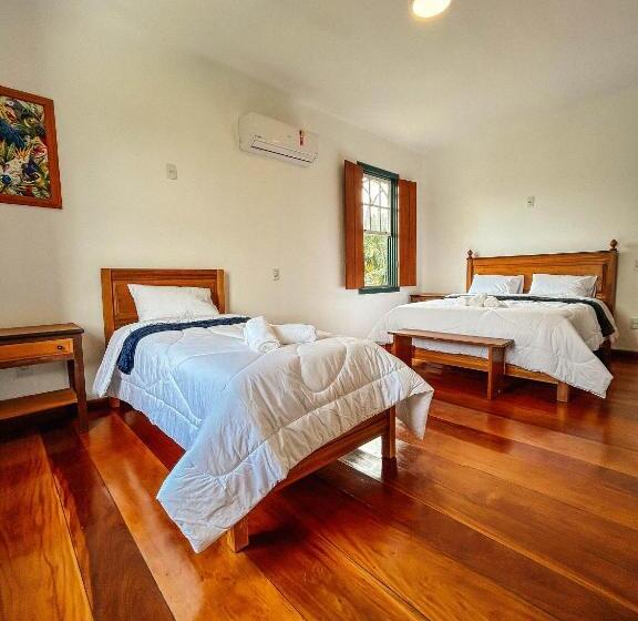 غرفة قياسية ثلاثية, Pousada Do Gentil