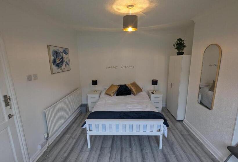 Номер Deluxe, The Manor Guest House In Wembley