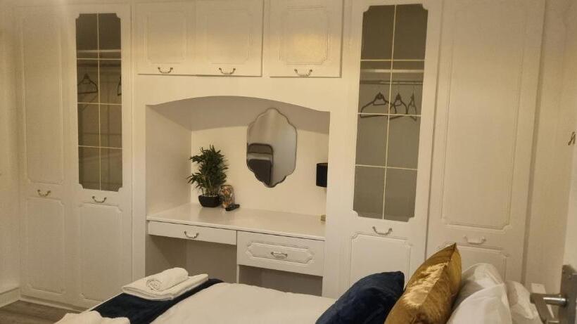 Номер Deluxe, The Manor Guest House In Wembley