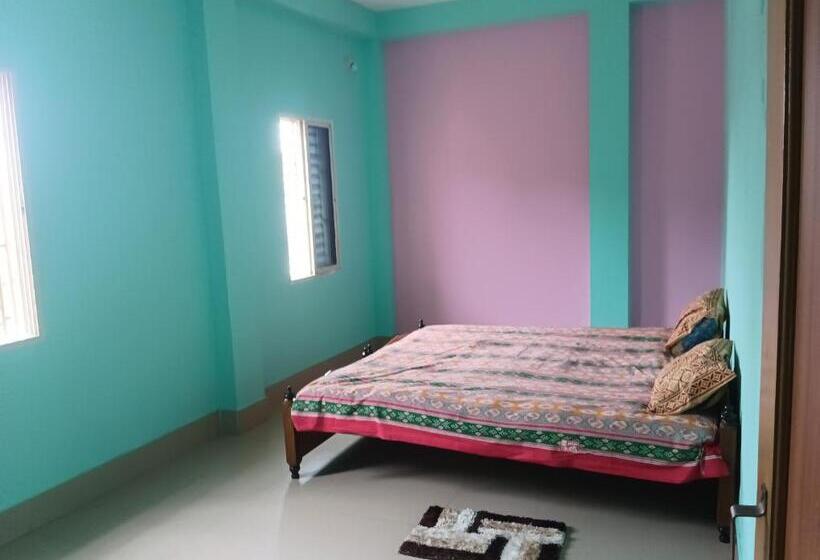 スタンダード４人部屋, Gayatri Guest House