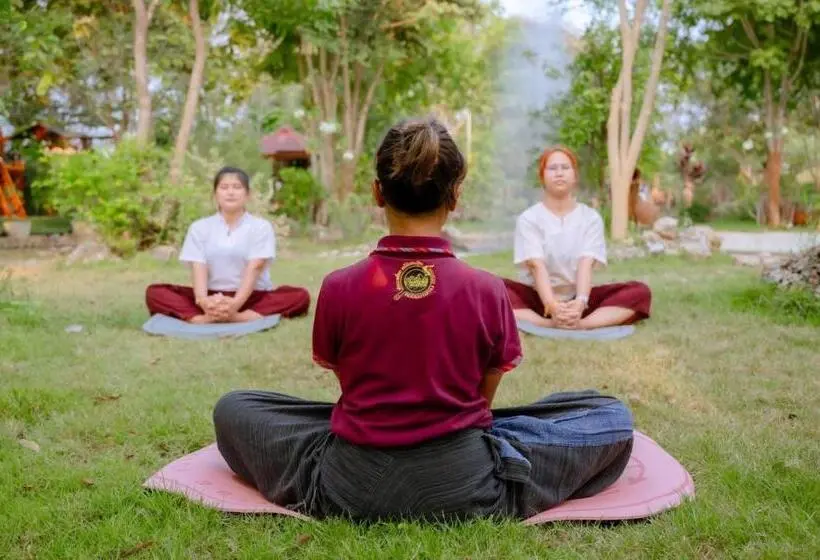 キングサイズベッドのスーペリアルーム, Srichaiyapura Wellness Resort