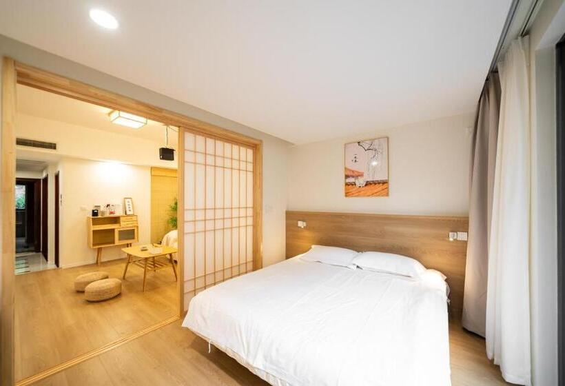 إستوديو قياسى, Cloud Expo Apartment