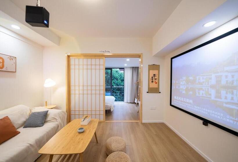 إستوديو قياسى, Cloud Expo Apartment