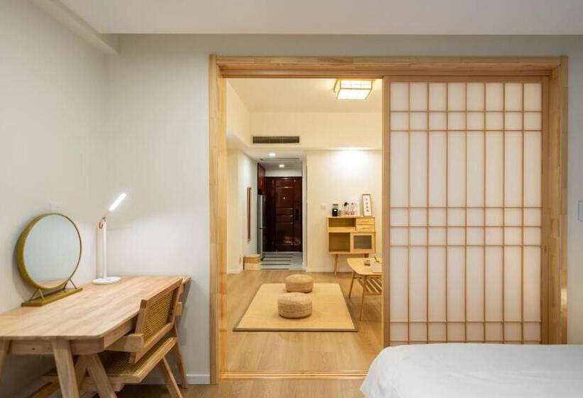 إستوديو قياسى, Cloud Expo Apartment