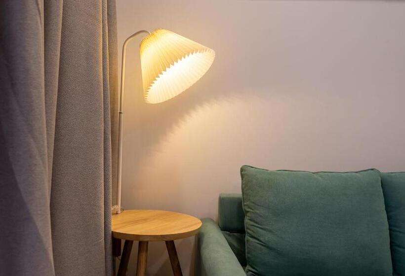 شقة غرفة واحدة, Cloud Expo Apartment