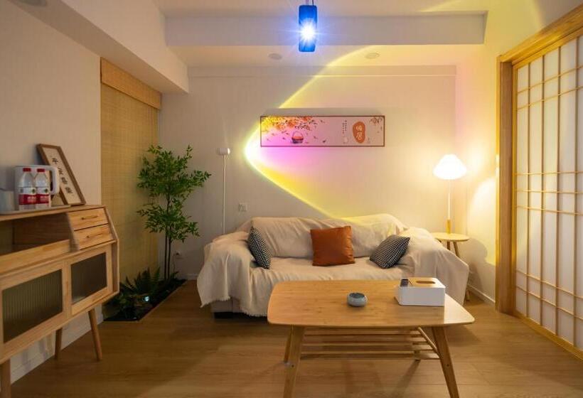 إستوديو قياسى, Cloud Expo Apartment