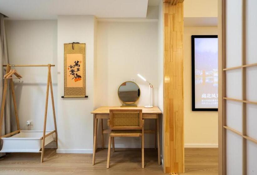 إستوديو قياسى, Cloud Expo Apartment