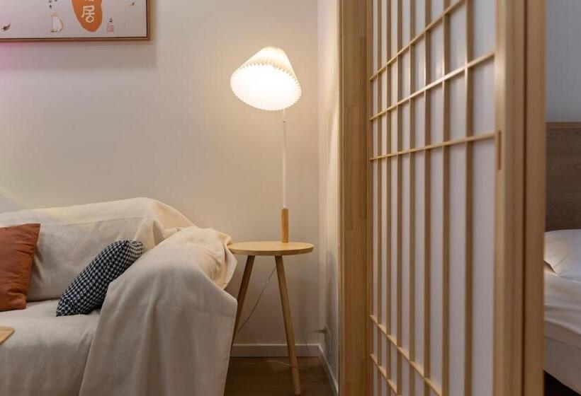 إستوديو قياسى, Cloud Expo Apartment