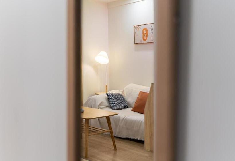 إستوديو قياسى, Cloud Expo Apartment