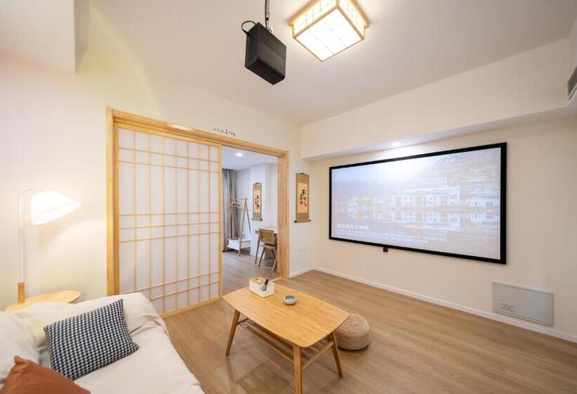 스탠다드 스튜디오, Cloud Expo Apartment