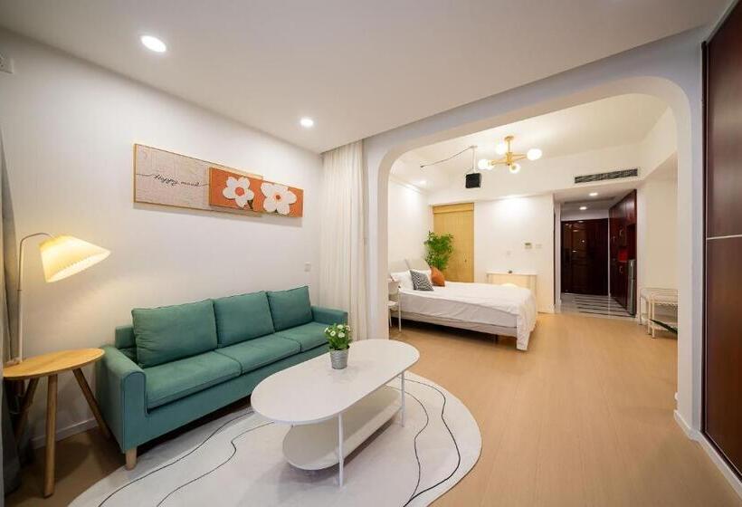 شقة غرفة واحدة, Cloud Expo Apartment