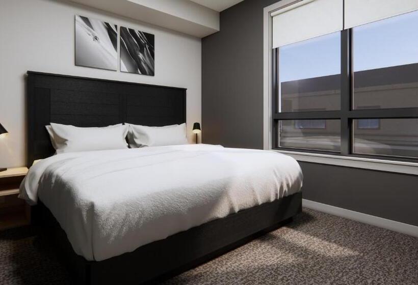 Апартаменты Superior 3 Спальни, Basecamp Suites Revelstoke
