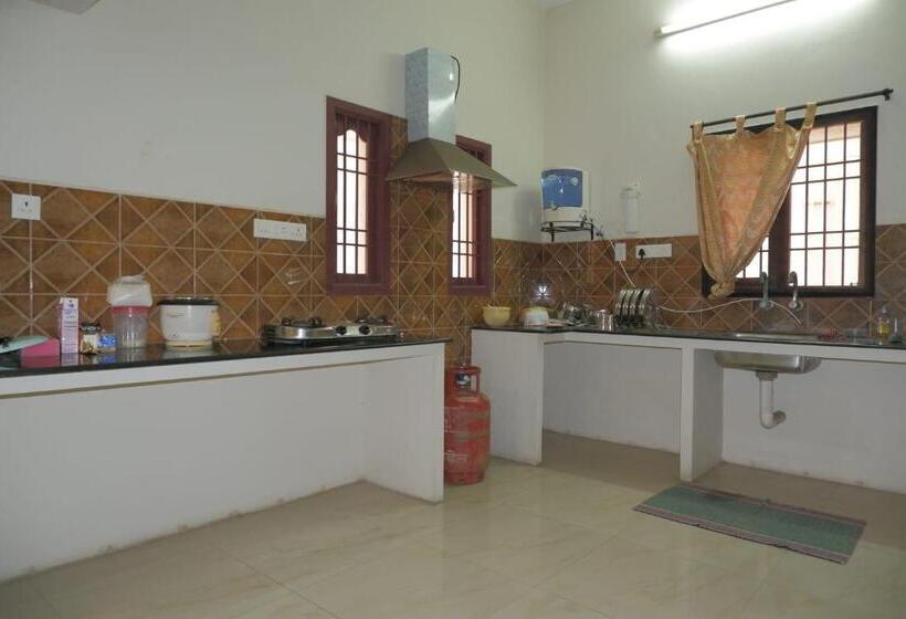 חדר סטנדרט עם מרפסת, Dr Pa Pondy   A Luxury Home Stay