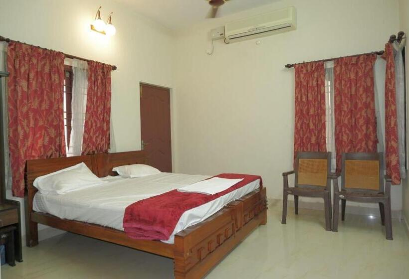 חדר סטנדרט עם מרפסת, Dr Pa Pondy   A Luxury Home Stay