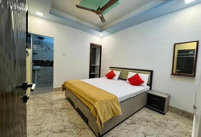 带大床的豪华间, Nalanda Inn Bihar