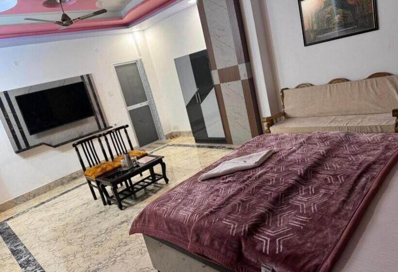 חדר דחוקס עם מיטת קינג, Nalanda Inn Bihar