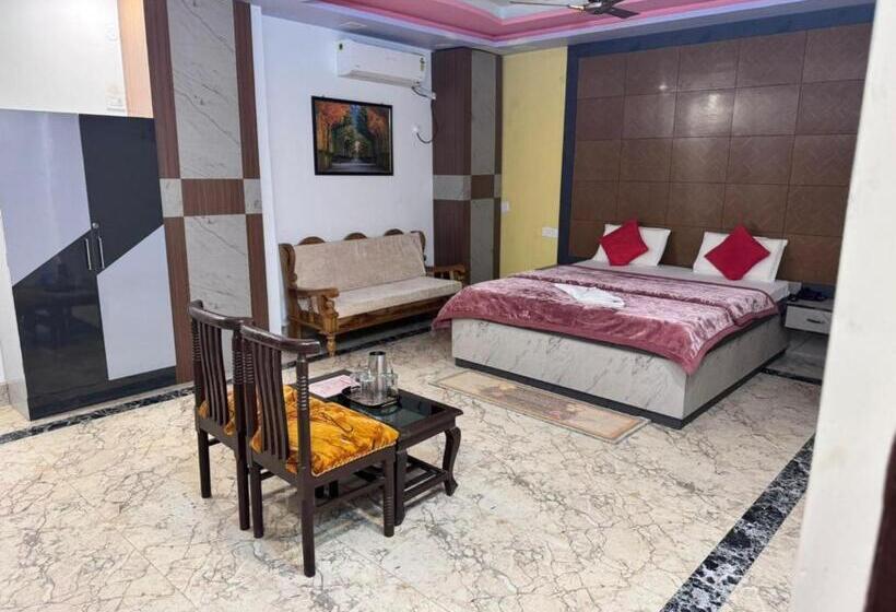 带大床的豪华间, Nalanda Inn Bihar