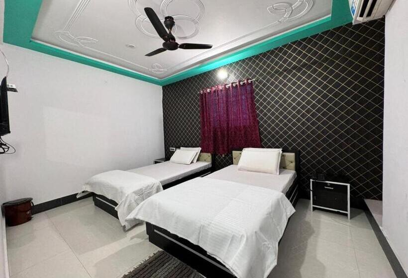 חדר סופריור עם מיטת קינג, Nalanda Inn Bihar