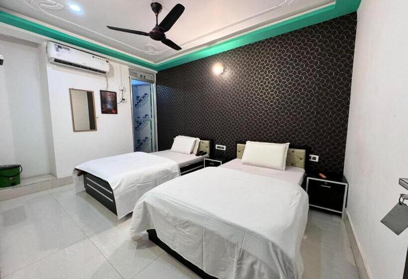 חדר סופריור עם מיטת קינג, Nalanda Inn Bihar